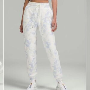 Lululemon Scuba High Rise Jogger Size 10